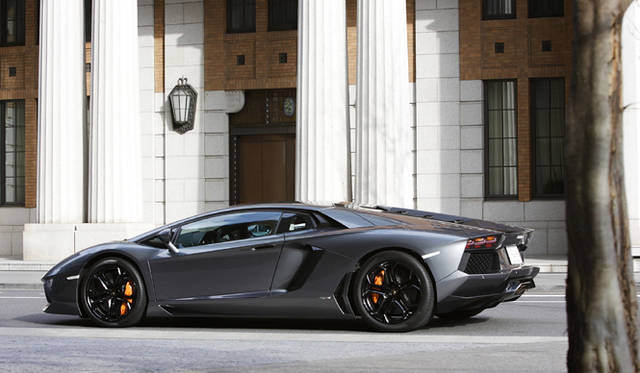 <strong>Lamborghini Aventador LP700-4｜ランボルギーニ アヴェンタドール LP700-4</strong>　