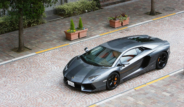 <strong>Lamborghini Aventador LP700-4｜ランボルギーニ アヴェンタドール LP700-4</strong>　