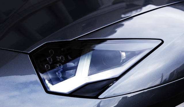 <strong>Lamborghini Aventador LP700-4｜ランボルギーニ アヴェンタドール LP700-4</strong>　