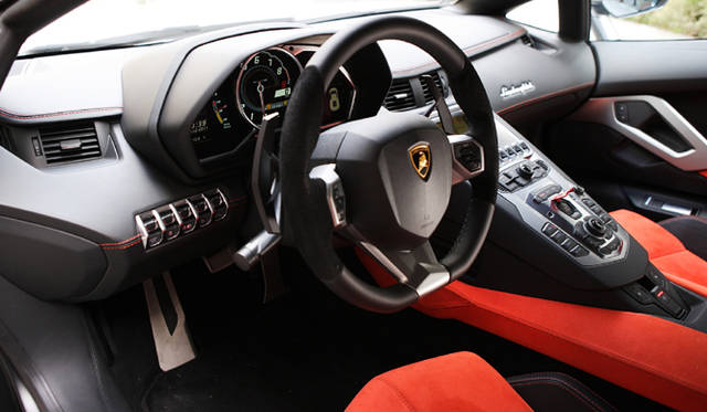 <strong>Lamborghini Aventador LP700-4｜ランボルギーニ アヴェンタドール LP700-4</strong>　