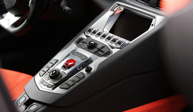 <strong>Lamborghini Aventador LP700-4｜ランボルギーニ アヴェンタドール LP700-4</strong>　