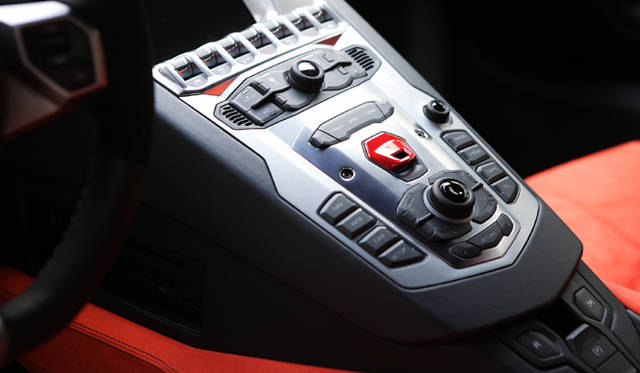 <strong>Lamborghini Aventador LP700-4｜ランボルギーニ アヴェンタドール LP700-4</strong>　