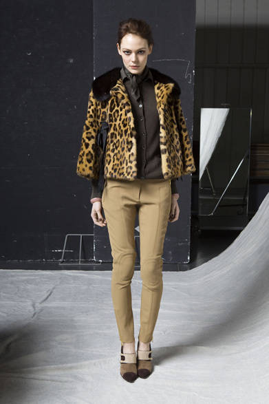 <strong>MOSCHINO｜モスキーノ</strong>　2012-13年秋冬プレコレクション速報