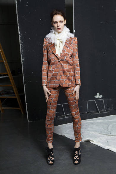 <strong>MOSCHINO｜モスキーノ</strong>　2012-13年秋冬プレコレクション速報