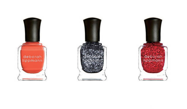 　左から、「LARA’S THEME」スーパーモデル ララ・ストーンとコラボレーションした特別な1本。ララのチャーミングな雰囲気を表現したビビッドなオレンジカラーは、季節やスタイルを問わず大活躍。「I LOVE THE NIGHTLIFE」パーティやクラブなど、夜遊びしたいときにはシルバーの輝きを添えて。存在感たっぷりの大粒グリッターで目立つことまちがいなし。パーティ好きの友人にギフトとして贈るのもお薦め。「DO YA THINK I’M SEXY？」デボラ・リップマンのネイルは、各カラーに個性的なネーミングがつけられているのが特徴。ドラマティックなレッドカラーのグリッタータイプは、指先につけるだけで女性に自信をもたせてくれる、ポジティブな雰囲気が魅力！