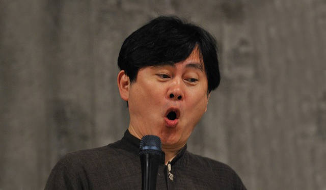 <strong>クリスチャン・マークレー ＆ 巻上公一 ショートインタビュー</strong>