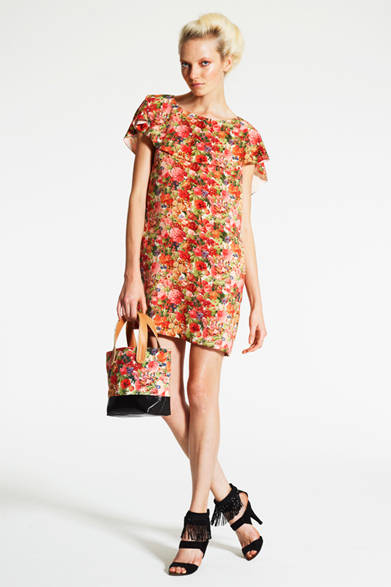 <strong>AMBELL｜アンベル</strong>　2012年春夏ウィメンズコレクション<br /><br /><#IMAGELINK_EX_(auto)_(CT_2_25201_79)_(http://rumors.jp/ambell/list.html?af=opn02_120220)_(_blank)_(rumors｜通販サイトへ)#>