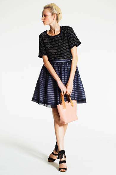 <strong>AMBELL｜アンベル</strong>　2012年春夏ウィメンズコレクション<br /><br /><#IMAGELINK_EX_(auto)_(CT_2_25201_79)_(http://rumors.jp/ambell/list.html?af=opn02_120220)_(_blank)_(rumors｜通販サイトへ)#>