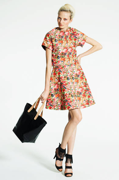 <strong>AMBELL｜アンベル</strong>　2012年春夏ウィメンズコレクション<br /><br /><#IMAGELINK_EX_(auto)_(CT_2_25201_79)_(http://rumors.jp/ambell/list.html?af=opn02_120220)_(_blank)_(rumors｜通販サイトへ)#>