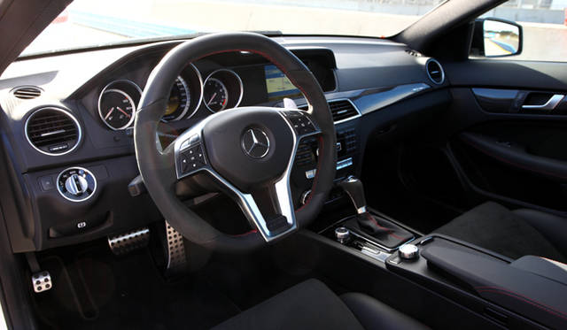 <strong>Mercedes-Benz C63 AMG Coupe Black Series｜ メルセデス・ベンツ C63 AMG クーペ ブラックシリーズ</strong>　