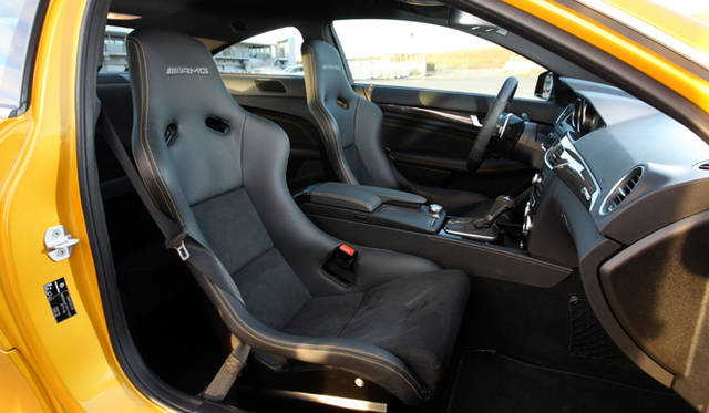 <strong>Mercedes-Benz C63 AMG Coupe Black Series｜ メルセデス・ベンツ C63 AMG クーペ ブラックシリーズ</strong>　