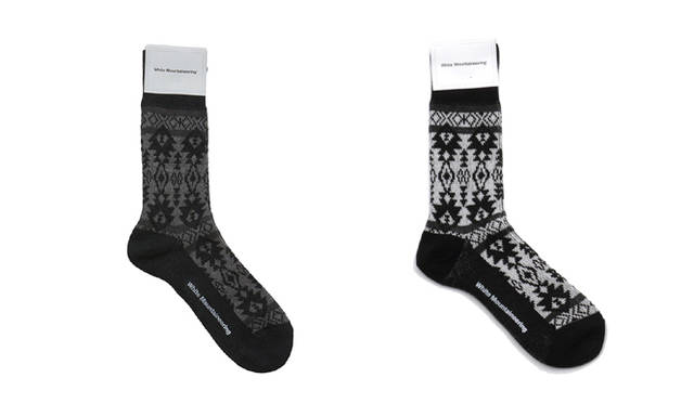 <strong>White Mountaineering｜ホワイトマウンテニアリング　伊勢丹新宿店メンズ館2Fに新店舗オープン！</strong><br />限定ソックス　2940円<br />2011年春夏シーズンに人気のあった、オリジナルジャカードのハイソックスが配色を変え限定登場！　カラーはブラック、グレーの2色を展開。