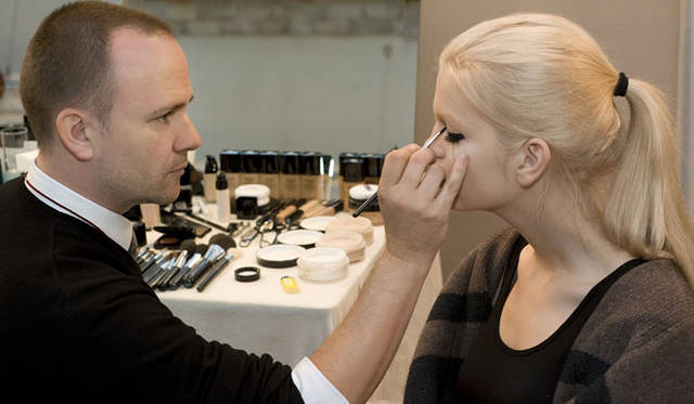 <strong>CHANEL｜シャネル</strong>　2011-12 シャネル メティエダール・コレクション「パリ-ボンベイ」　© CHANEL 2011