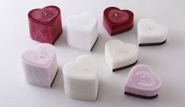 <strong>LIVING LIGHT｜リビングライト</strong>　「Heart Candle Large（ハートキャンドル・ラージ）」各2900円、「Heart Candle Small（ハートキャンドル・スモール）」各2200円