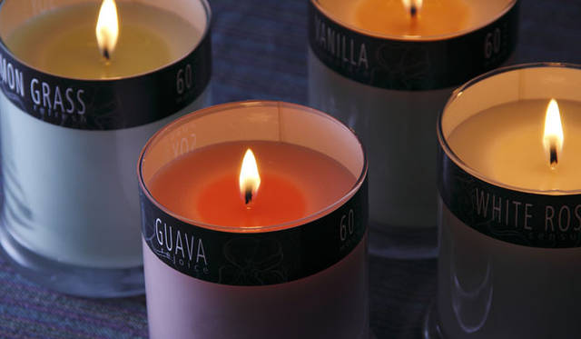 <strong>LIVING LIGHT｜リビングライト</strong>　「Soy Aroma Glass Jar（ソイアロマ・グラスジャー）」各5899円