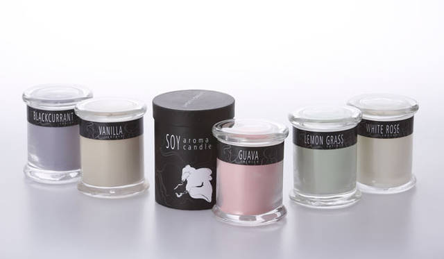 <strong>LIVING LIGHT｜リビングライト</strong>　「Soy Aroma Glass Jar（ソイアロマ・グラスジャー）」各5899円
