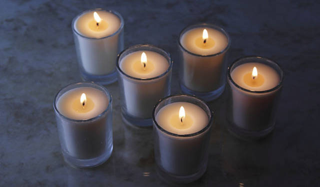 <strong>LIVING LIGHT｜リビングライト</strong>　「Soy Votive in Glass Boxed（ソイボーティブ・グラス・ボックス）」各1900円