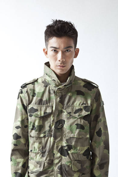 <strong>A BATHING APE®｜ア・ベイシング・エイプ®</strong>　 A BATHING APE® 2012年春夏メンズコレクション<br>1ST CAMO GRADATION FIELD JACKET