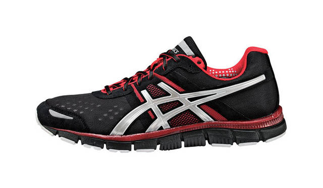 <strong>ASICS｜アシックス</strong>　ランニングシューズ「ASICS 33（サーティスリー）」