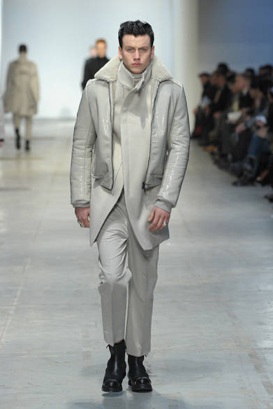 <strong>CoSTUME NATIONAL｜コスチューム ナショナル</strong>