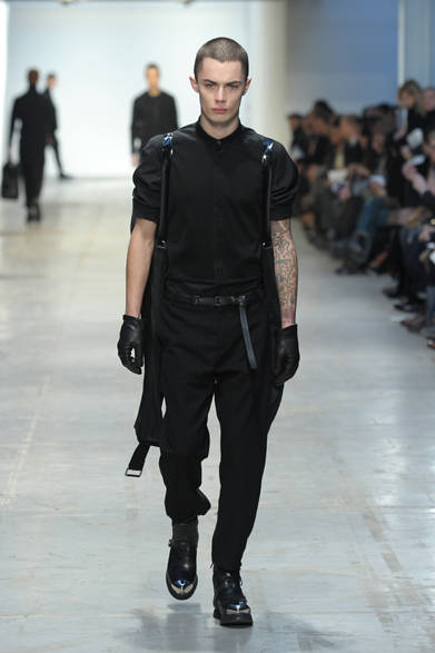 <strong>CoSTUME NATIONAL｜コスチューム ナショナル</strong>