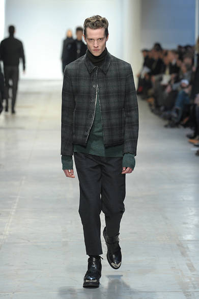 <strong>CoSTUME NATIONAL｜コスチューム ナショナル</strong>