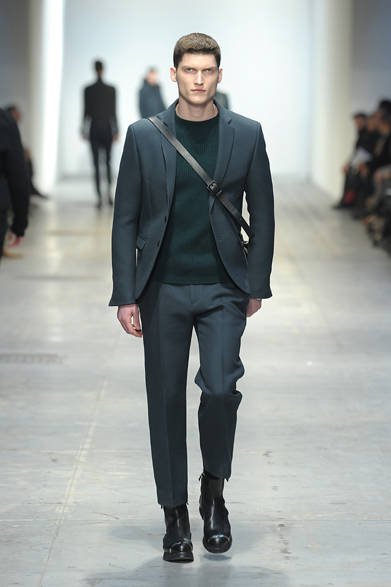 <strong>CoSTUME NATIONAL｜コスチューム ナショナル</strong>