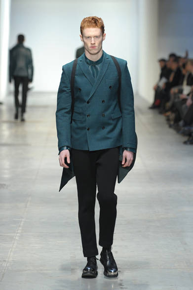 <strong>CoSTUME NATIONAL｜コスチューム ナショナル</strong>