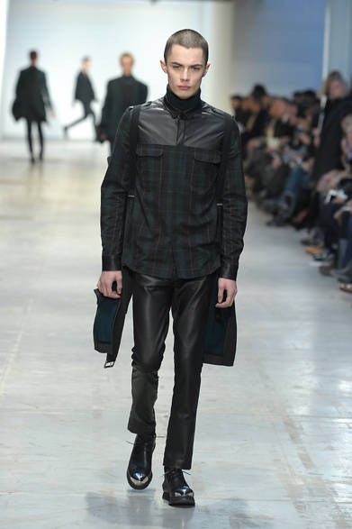 <strong>CoSTUME NATIONAL｜コスチューム ナショナル</strong>