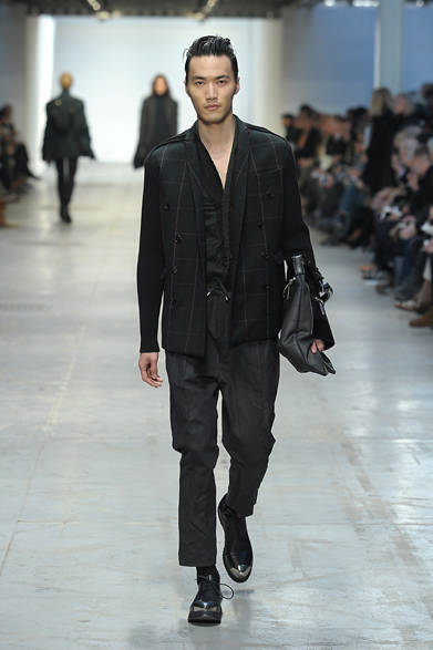 <strong>CoSTUME NATIONAL｜コスチューム ナショナル</strong>