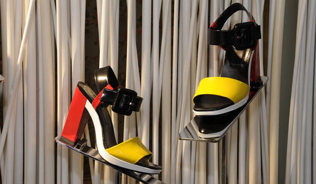 <strong>Roger Vivier｜ロジェ ヴィヴィエ</strong>