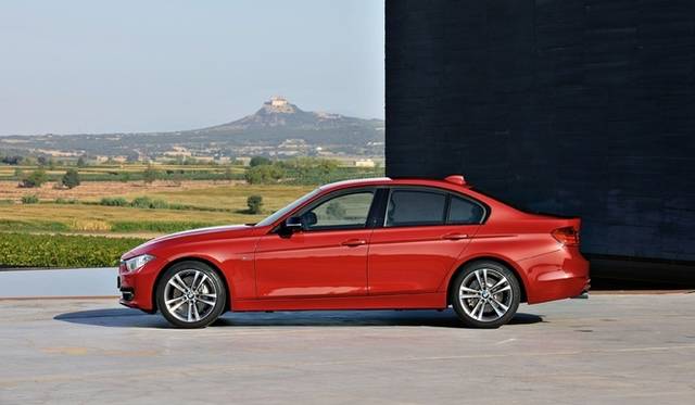 <strong>BMW 3 series｜ビー・エム・ダブリュー 3シリーズ</strong>　スポーツライン（本国仕様）