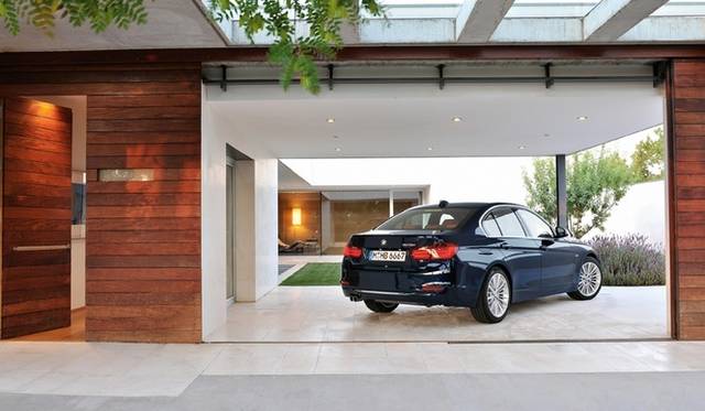 <strong>BMW 3 series｜ビー・エム・ダブリュー 3シリーズ</strong>　ラグジュアリーライン（本国仕様）