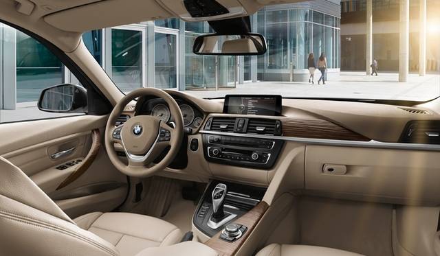 <strong>BMW 3 series｜ビー・エム・ダブリュー 3シリーズ</strong>　ラグジュアリーライン（本国仕様）