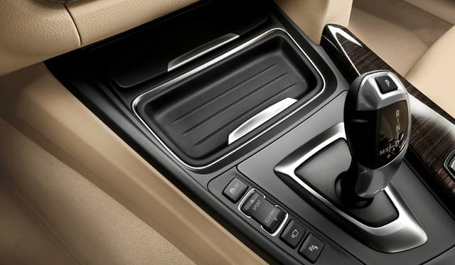 <strong>BMW 3 series｜ビー・エム・ダブリュー 3シリーズ</strong>　ATセレクトレバー（本国仕様）