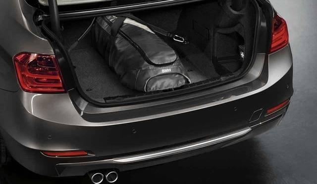 <strong>BMW 3 series｜ビー・エム・ダブリュー 3シリーズ</strong>（本国仕様）