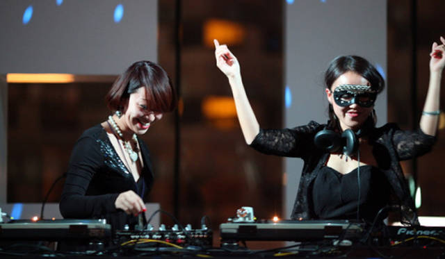 <strong>The Beetle Presents Tokyo Crossover/Jazz Festival｜ザ・ビートル・プレゼンツ 東京クロスオーバー・ジャズ・フェスティバル</strong>　DJ 33 Queen ＆ Yukari BB