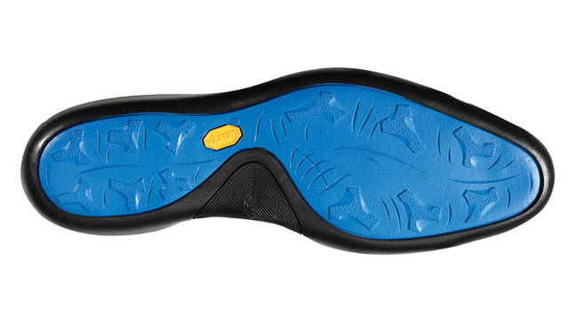 <strong>HARRYS OF LONDON｜ハリーズ オブ ロンドン</strong>　イタリアのビブラム社と共同開発したラバーソール“WINDSURF（ウィンドサーフ）”。