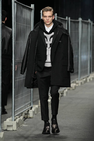 <strong>NEIL BARRETT｜ニール バレット</strong>　