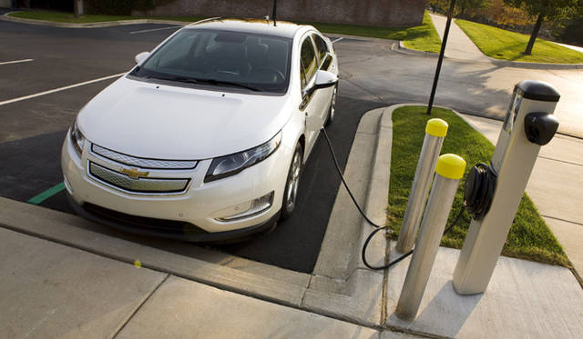 <strong>Chevrolet VOLT｜シボレー ボルト</strong>　