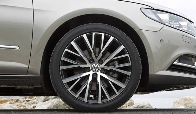 <strong>Volkswagen CC｜フォルクスワーゲン CC</strong>