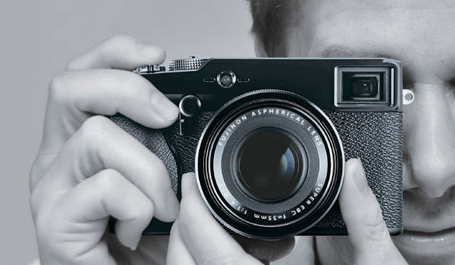 <strong>FUJIFILM X-Pro1｜フルサイズ機に匹敵する“プレミアムカメラ”</strong>　