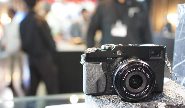 <strong>FUJIFILM X-Pro1｜フルサイズ機に匹敵する“プレミアムカメラ”</strong>　
