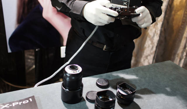 <strong>FUJIFILM X-Pro1｜フルサイズ機に匹敵する“プレミアムカメラ”</strong>　