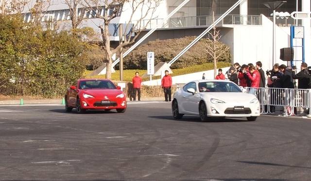 <strong>トヨタ86｜TOYOTA 86</strong>　発表会のあとに開催されたデモンストレーション