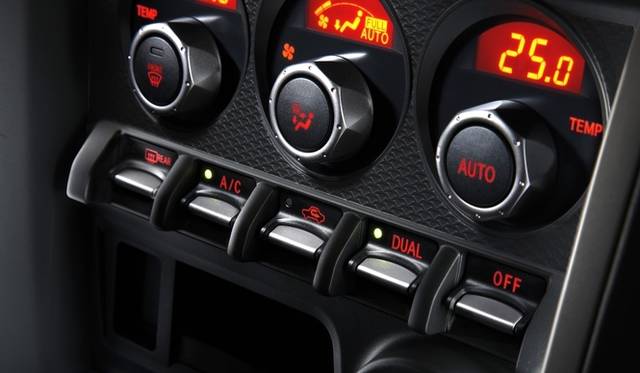 <strong>スバルBRZ｜Subaru BRZ</strong>