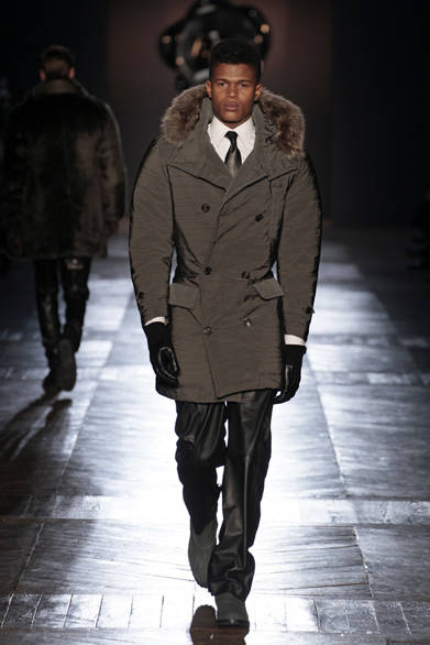 <strong>Viktor & Rolf｜ヴィクター&ロルフ</strong>　