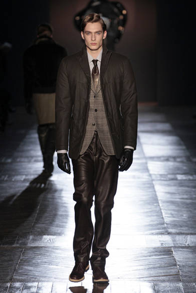 <strong>Viktor & Rolf｜ヴィクター&ロルフ</strong>　