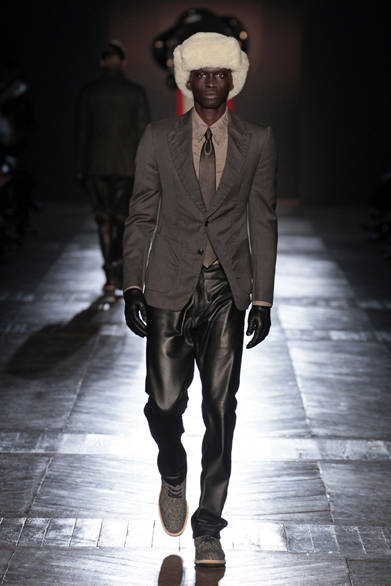 <strong>Viktor & Rolf｜ヴィクター&ロルフ</strong>　