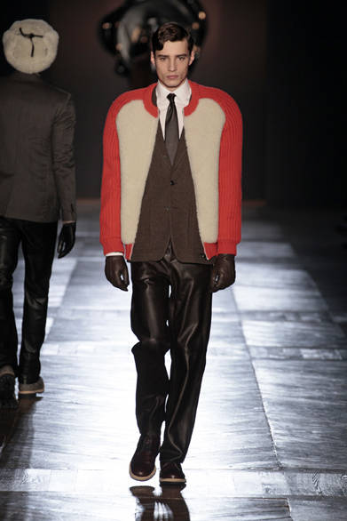 <strong>Viktor & Rolf｜ヴィクター&ロルフ</strong>　